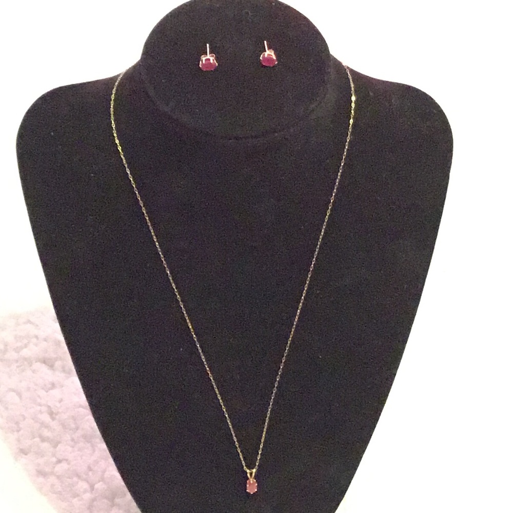 Lovely 10k gold & ruby necklace & earrings set